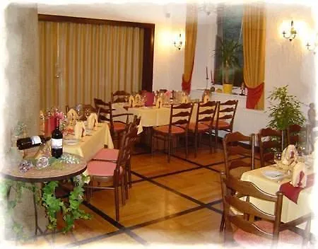 ホテル Hotel-gasthof Krone